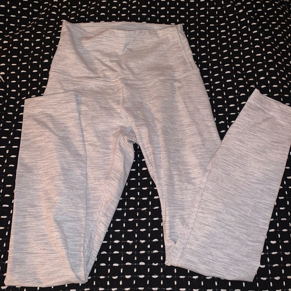 25” Lululemon wunder under striped leggings